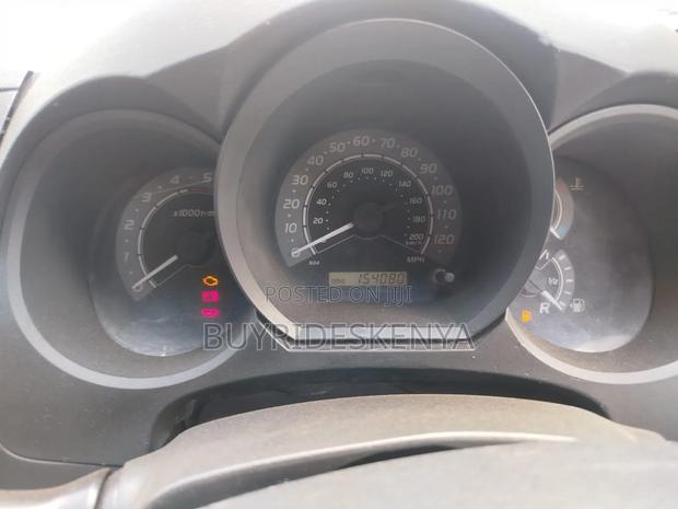 Toyota Hilux 2010 White