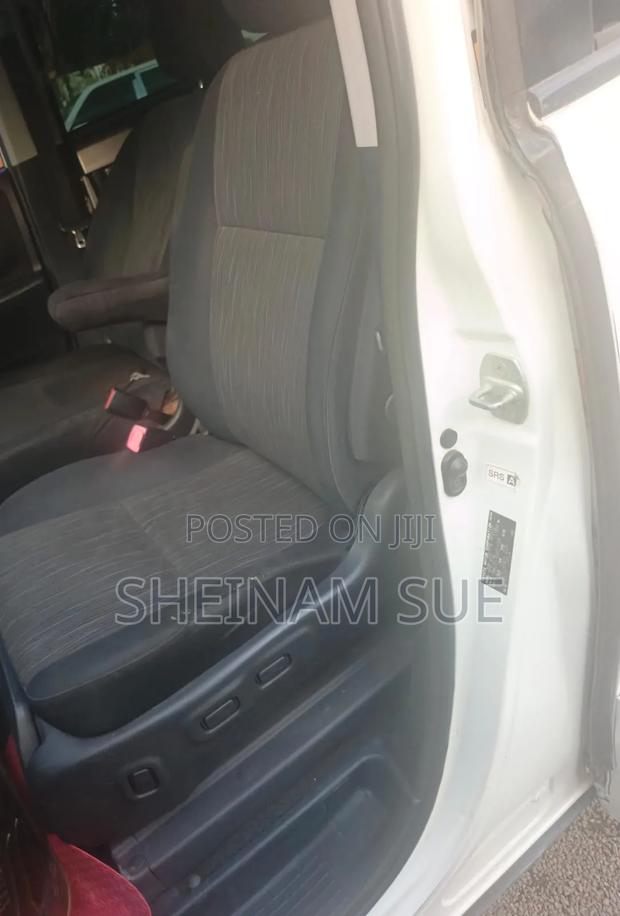 Toyota Noah 2012 White