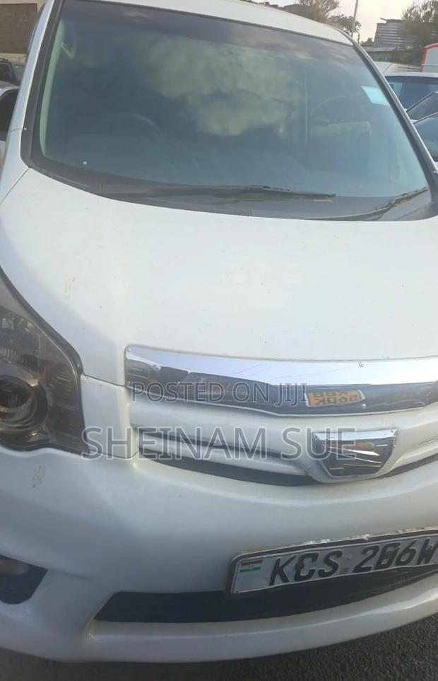 Toyota Noah 2012 White