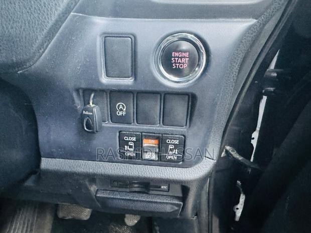 Toyota Noah 2014 Blue