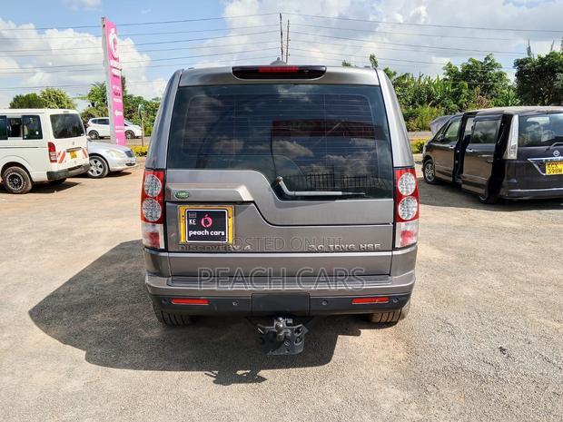 Land Rover Discovery 2010 Gray