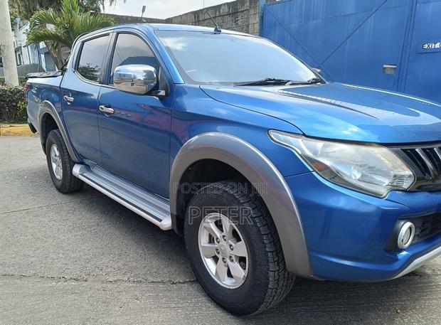 Mitsubishi L200 Double Cab 2.4 181hp 4WD 2018 Blue