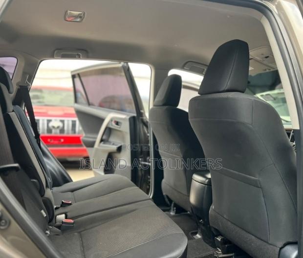 Toyota RAV4 2017 Brown