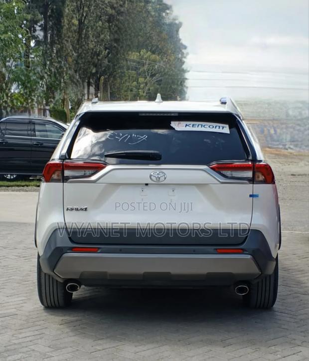Toyota RAV4 2019 White
