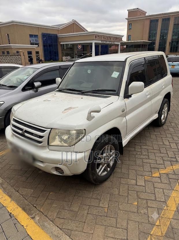 Mitsubishi Pajero IO 2003 Pearl
