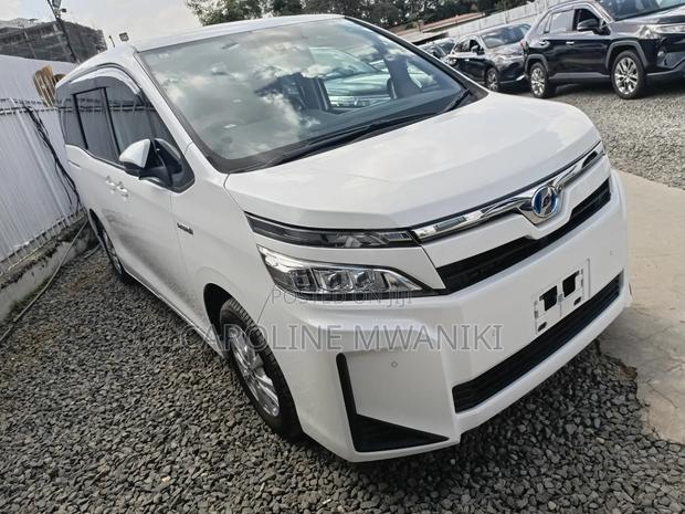 Toyota Voxy 2019 White