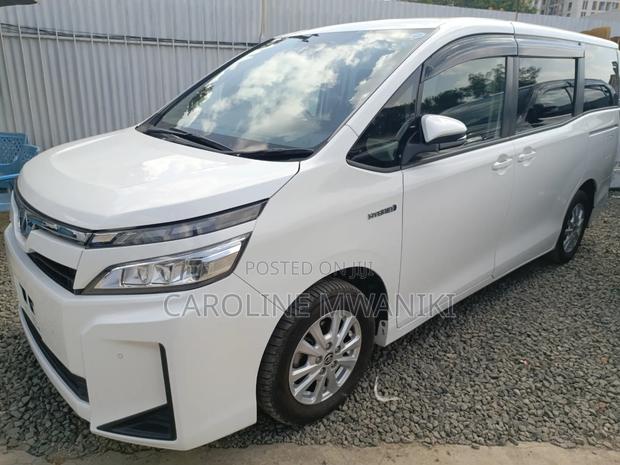 Toyota Voxy 2019 White