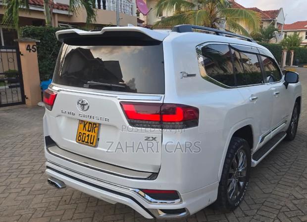 Toyota Land Cruiser 2023 White
