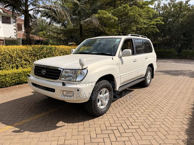 Toyota Land Cruiser HDJ 100 1999 White