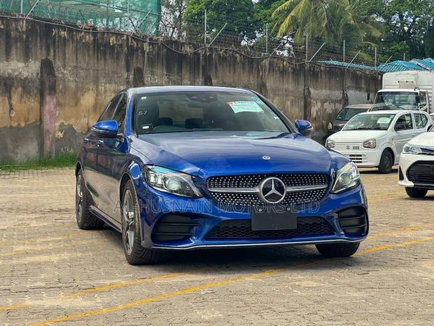 Mercedes-Benz C200 2019 Blue