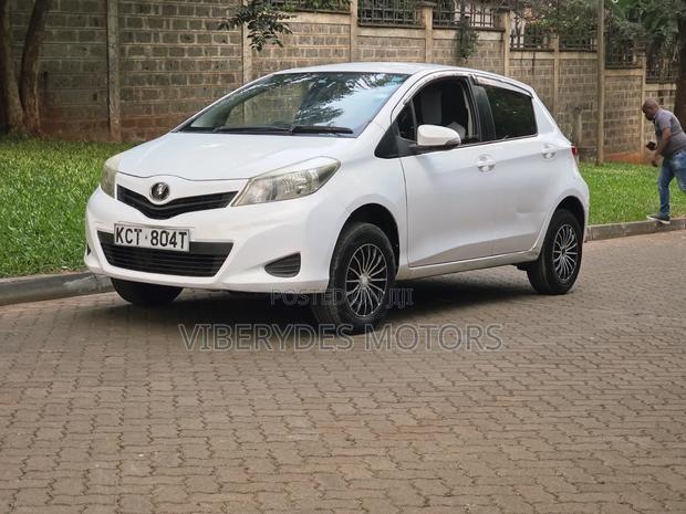 Toyota Vitz 2011 White