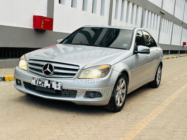 Mercedes-Benz C200 2010 Silver