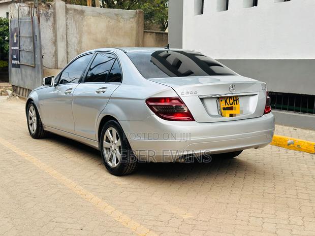 Mercedes-Benz C200 2010 Silver