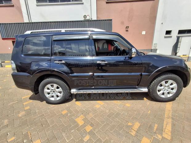 Mitsubishi Pajero 2010 Black