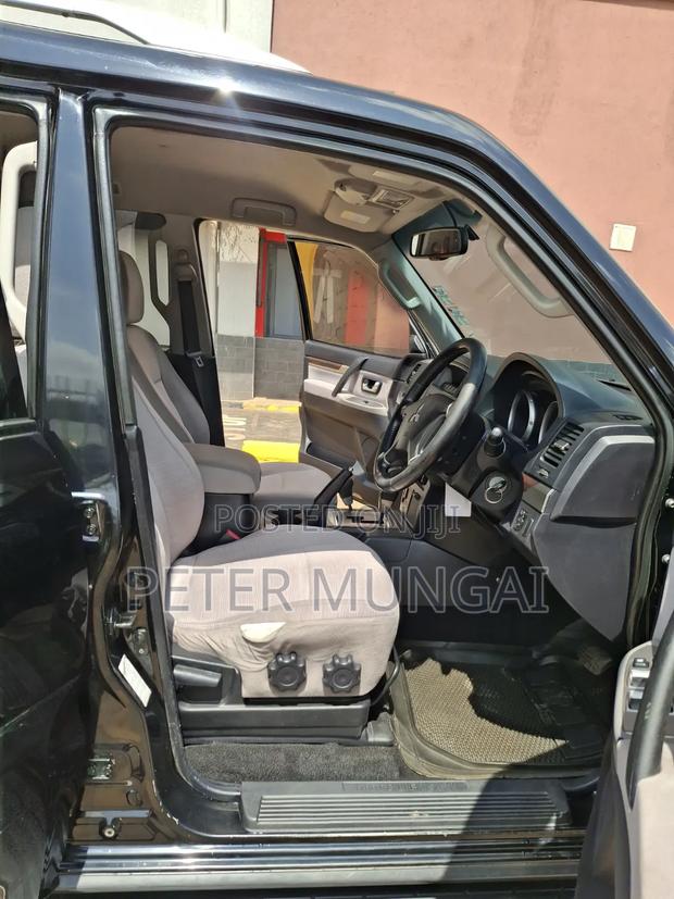 Mitsubishi Pajero 2010 Black