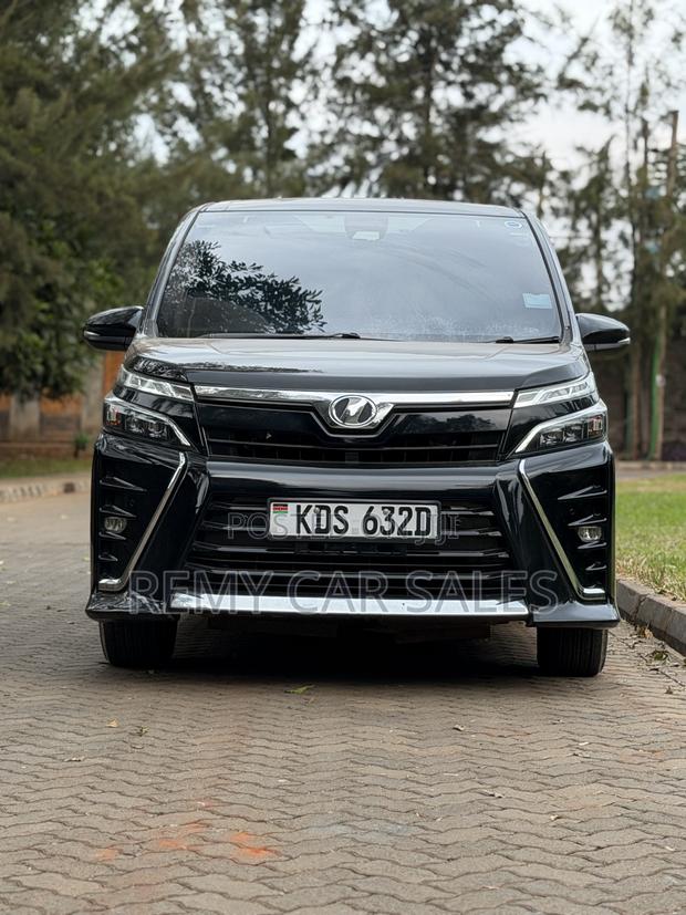 Toyota Voxy 2017 Black