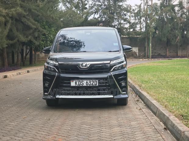 Toyota Voxy 2017 Black