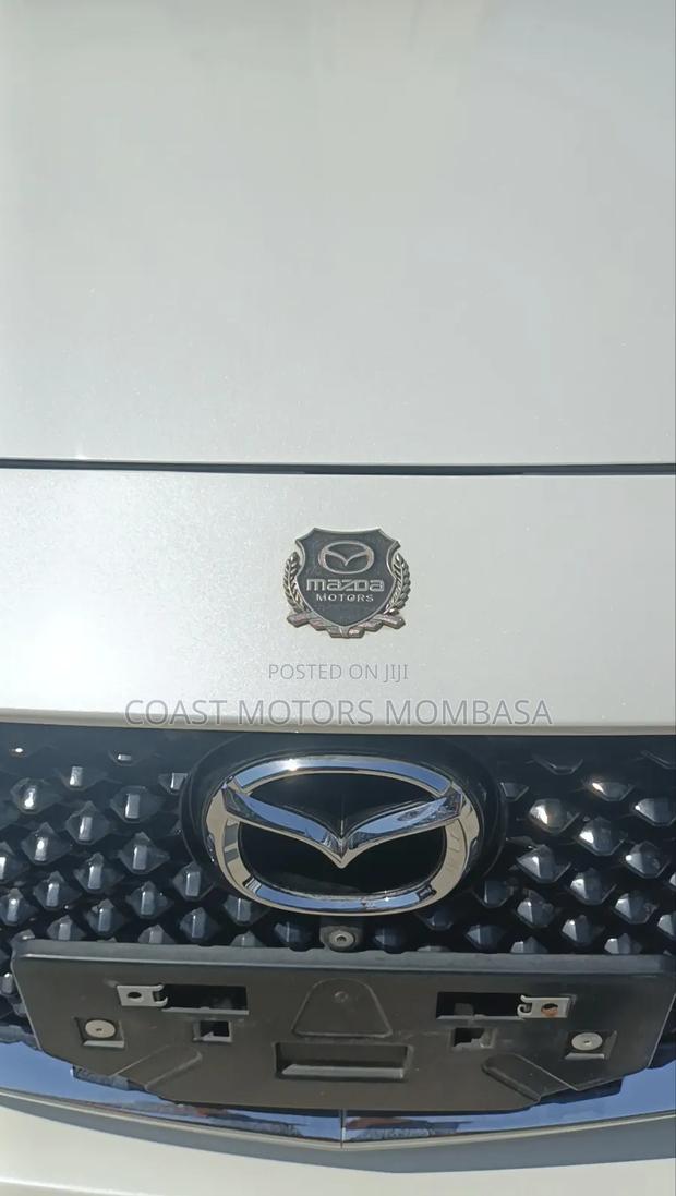 Mazda 2 2019 White