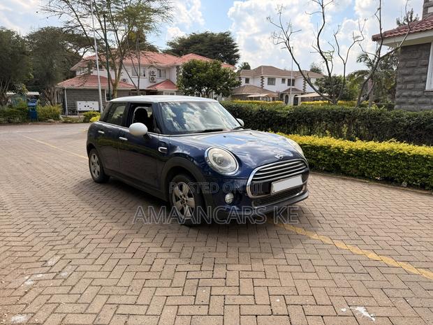 Mini Cooper 2017 Blue