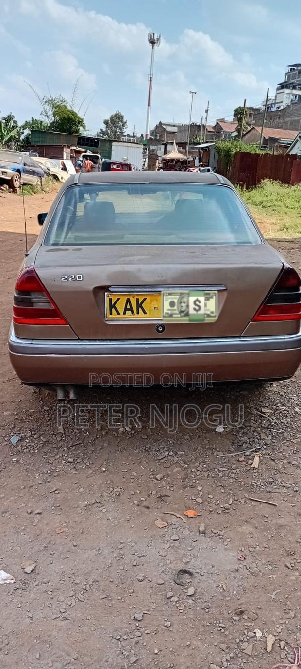 Mercedes-Benz 220 1998 Brown