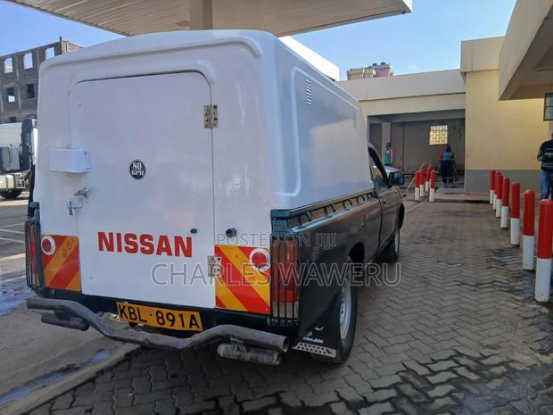 Nissan Hardbody 2008 White