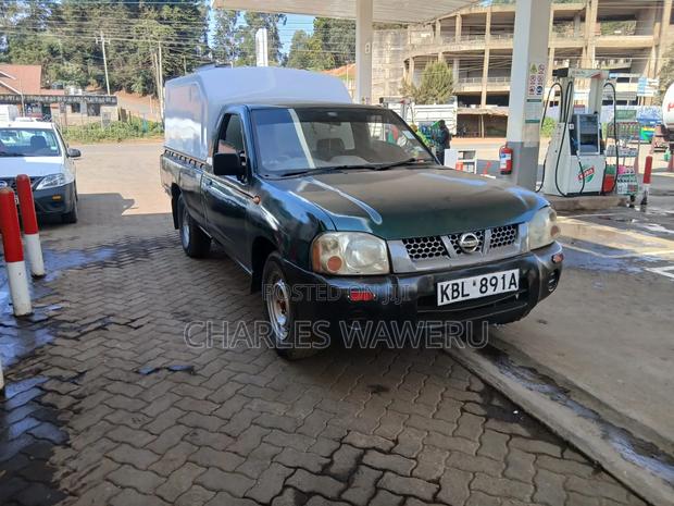 Nissan Hardbody 2008 White