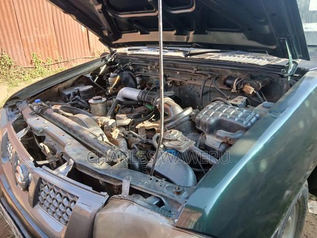 Nissan Hardbody 2008 White