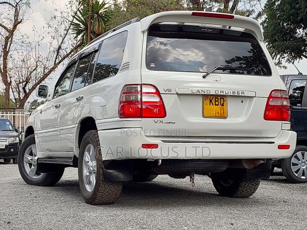 Toyota Land Cruiser 2004 White