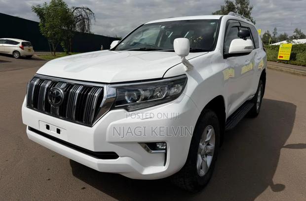 Toyota Land Cruiser Prado 2.8 2021 White