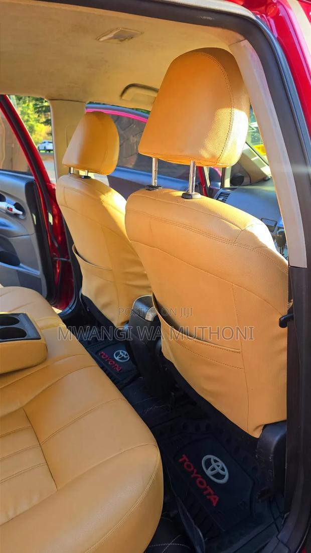 Toyota Auris 2007 Red