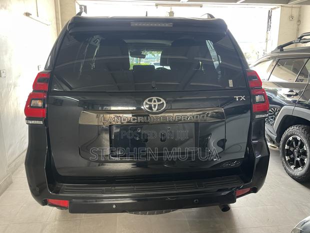 Toyota Land Cruiser Prado 2.7 2022 Black