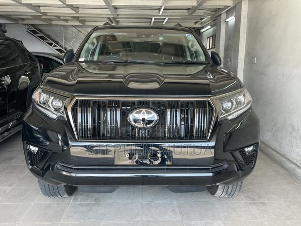 Toyota Land Cruiser Prado 2.7 2022 Black