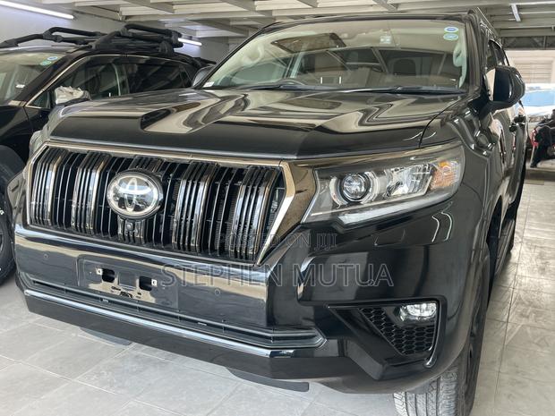 Toyota Land Cruiser Prado 2.7 2022 Black
