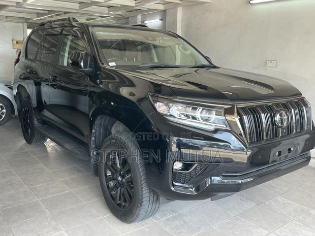 Toyota Land Cruiser Prado 2.7 2022 Black