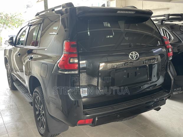 Toyota Land Cruiser Prado 2.7 2022 Black