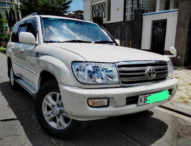 Toyota Land Cruiser 2005 White