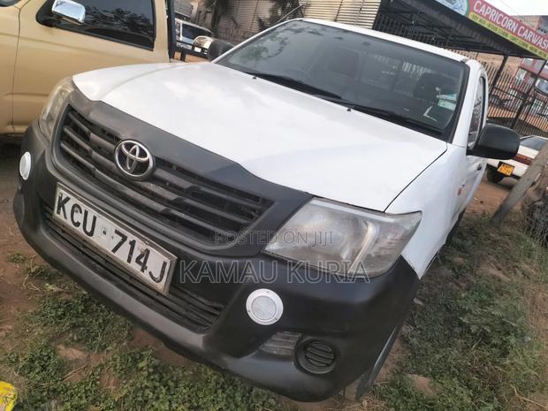Toyota Hilux 2013 White