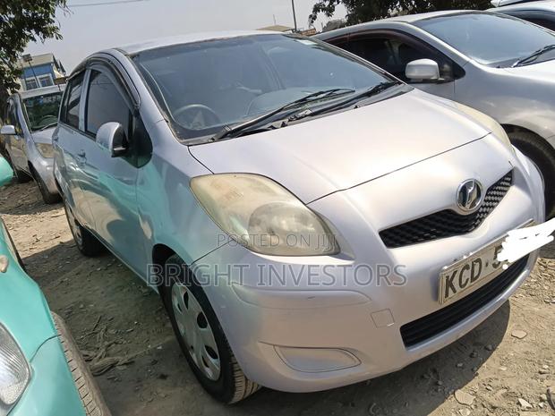 Toyota Vitz 2011 Gray