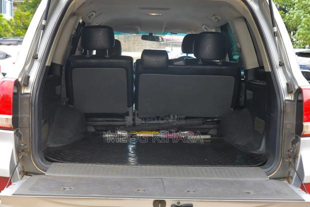 Toyota Land Cruiser 2012 Silver