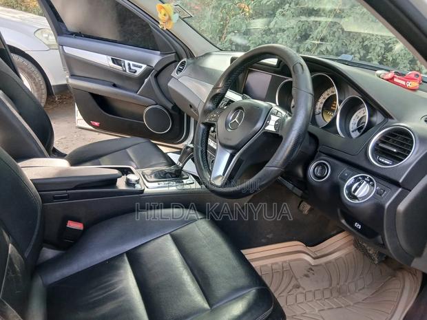Mercedes-Benz E200 2011 Silver