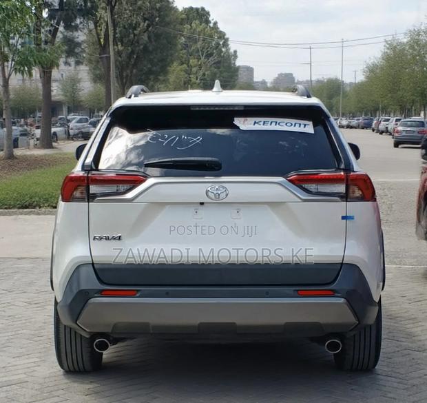 Toyota RAV4 2019 Pearl