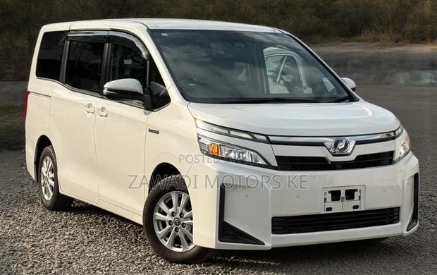 Toyota Voxy 2019 White