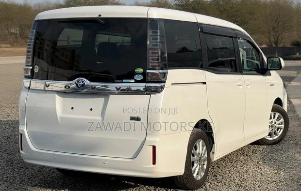 Toyota Voxy 2019 White