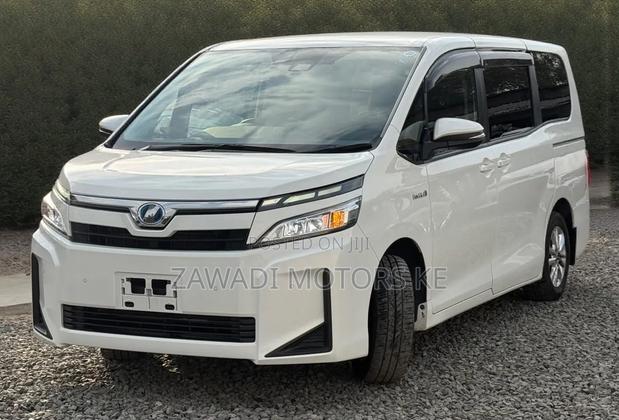 Toyota Voxy 2019 White