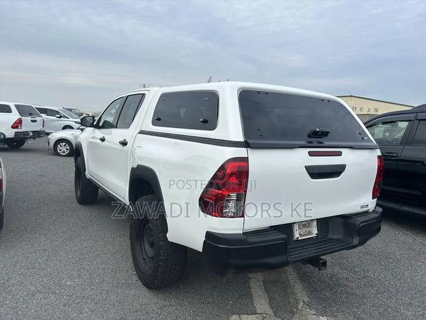 Toyota Hilux 2019 White