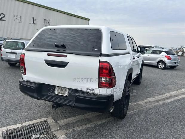 Toyota Hilux 2019 White