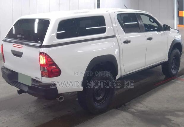 Toyota Hilux 2019 White