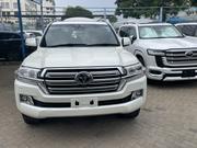 Toyota Land Cruiser 4.6 V8 ZX 2019 White for sale