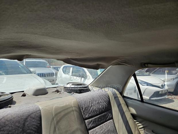 Toyota ISIS 2014 Silver