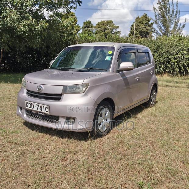 Toyota bB 2015 Gold